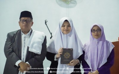 Pondok Pesantren Daarul Huda Kembali Mengukir Prestasi: Fatimah Az-Zahra Menyelesaikan Hafalan Al-Qur'an 30 Juz
